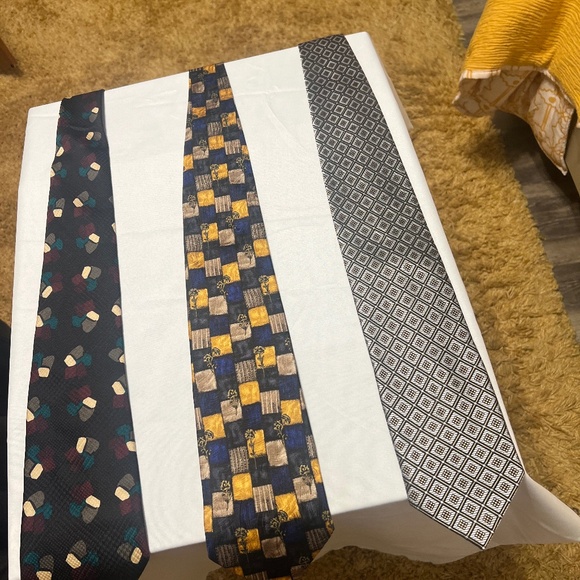 3 Designer Ties - Picture 1 of 11